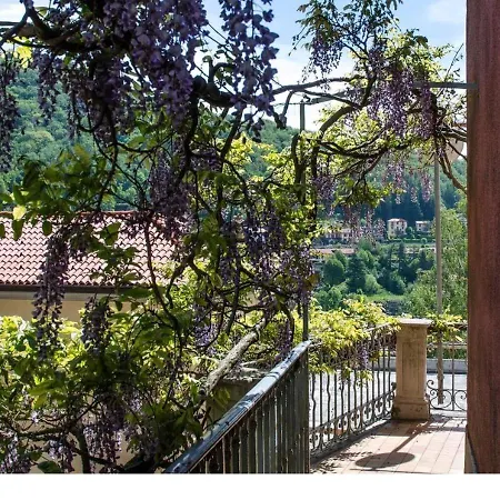 Wisteria House Apartment Brunate