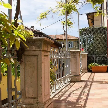 Wisteria House Apartman